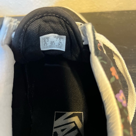 Floral vans - Picture 5 of 5